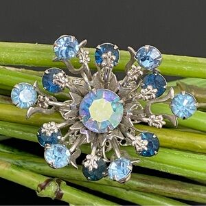 Vintage Unsigned Juliana Style Blue Rhinestones Starburst Brooch 12g.